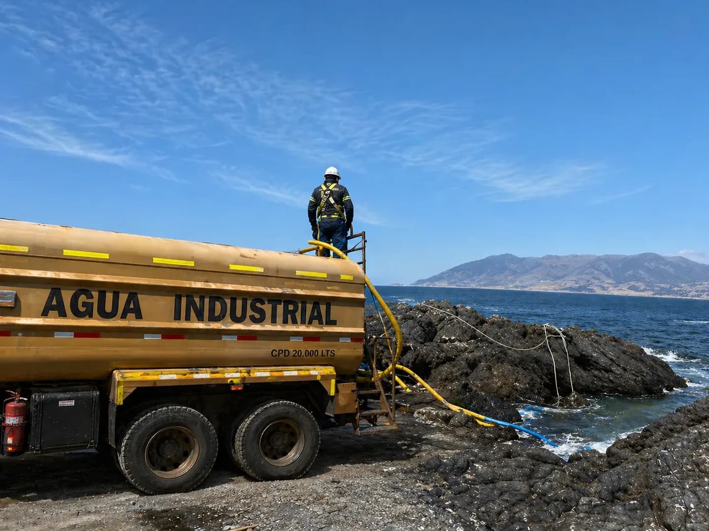Camión aljibe Maxservicios para agua industrial y agua de mar en Antofagasta